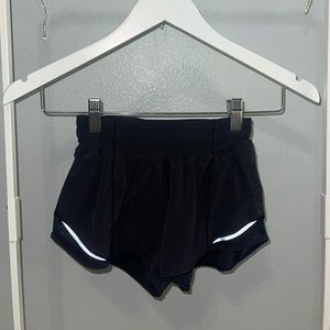 Lululemon Low-Rise Hotty Hot Short 2.5” Size 0